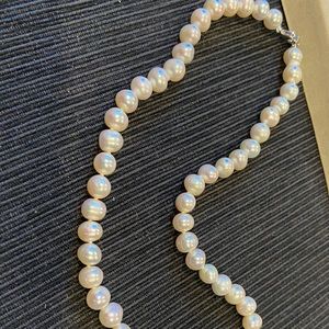 Fresh water pearls necklace